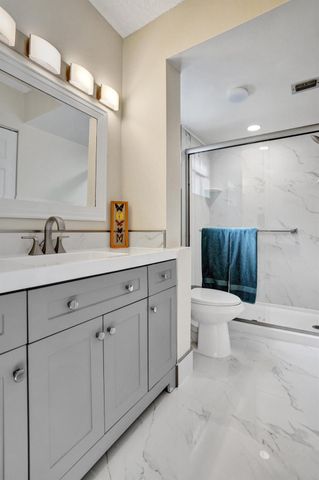 140 Lake Meryl Drive 140, West Palm Beach, FL 33411