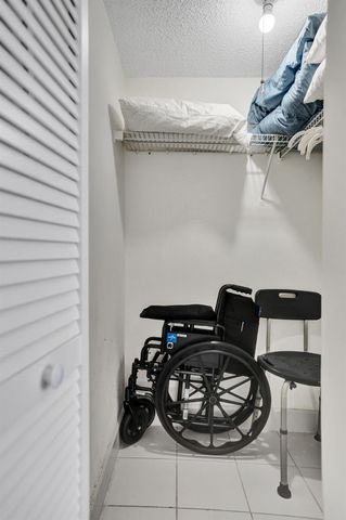 140 Lake Meryl Drive 140, West Palm Beach, FL 33411