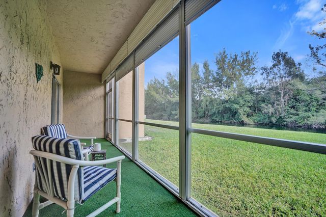 140 Lake Meryl Drive 140, West Palm Beach, FL 33411