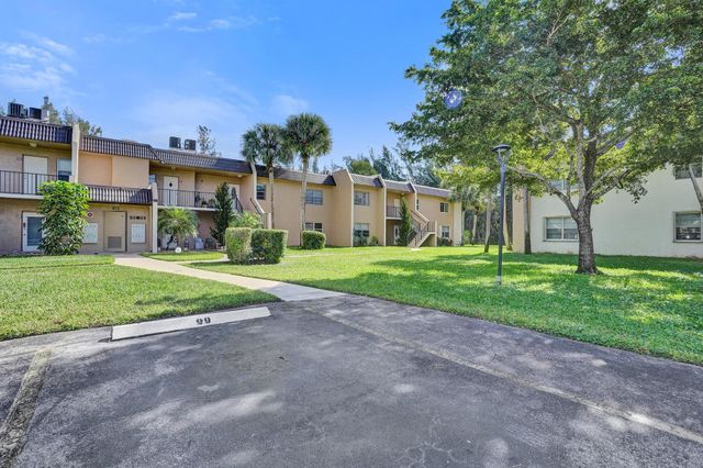140 Lake Meryl Drive 140, West Palm Beach, FL 33411
