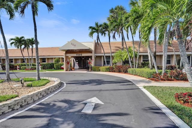 140 Lake Meryl Drive 140, West Palm Beach, FL 33411