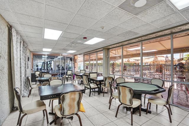 140 Lake Meryl Drive 140, West Palm Beach, FL 33411