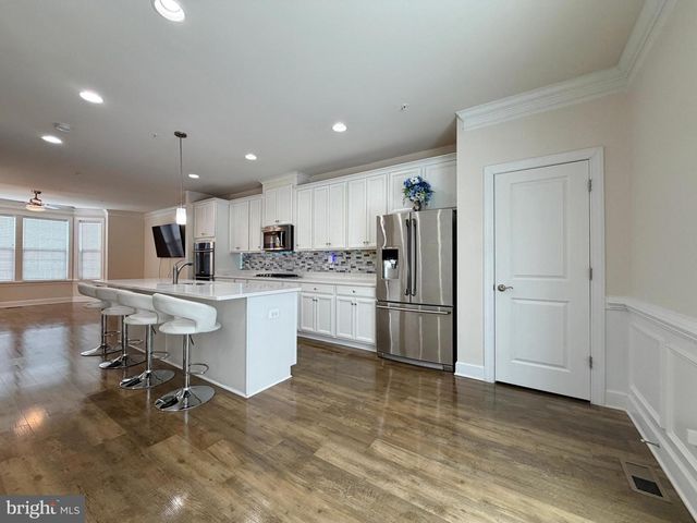 2801 GOLDEN GATE CT, Waldorf, MD 20601