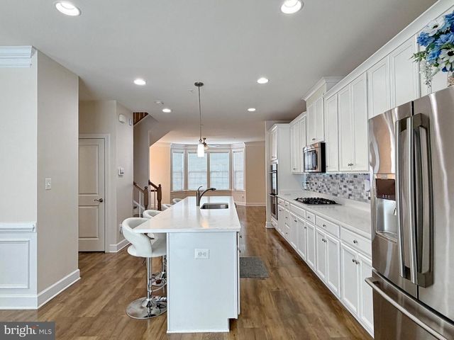 2801 GOLDEN GATE CT, Waldorf, MD 20601