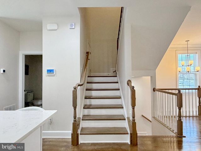 2801 GOLDEN GATE CT, Waldorf, MD 20601