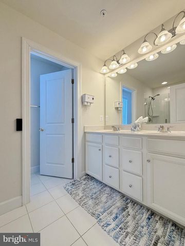 2801 GOLDEN GATE CT, Waldorf, MD 20601