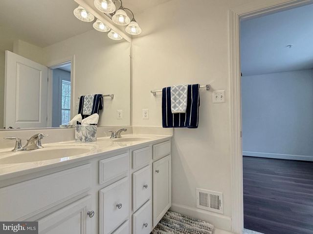 2801 GOLDEN GATE CT, Waldorf, MD 20601