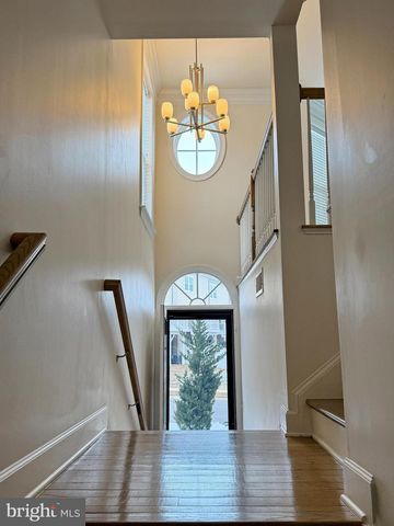 2801 GOLDEN GATE CT, Waldorf, MD 20601