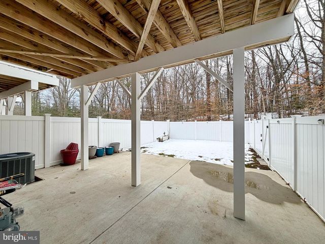 2801 GOLDEN GATE CT, Waldorf, MD 20601