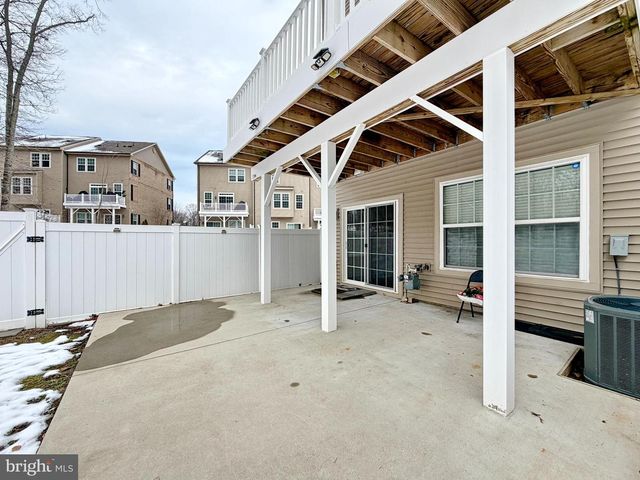 2801 GOLDEN GATE CT, Waldorf, MD 20601