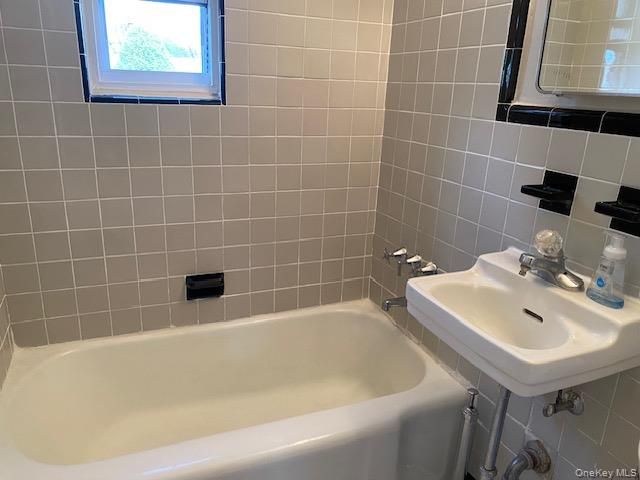 263-06 73rd Avenue A-2, Glen Oaks, NY 11004