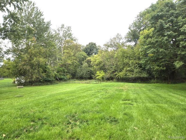 319 Sherman Court, Ortonville Village, MI 48462