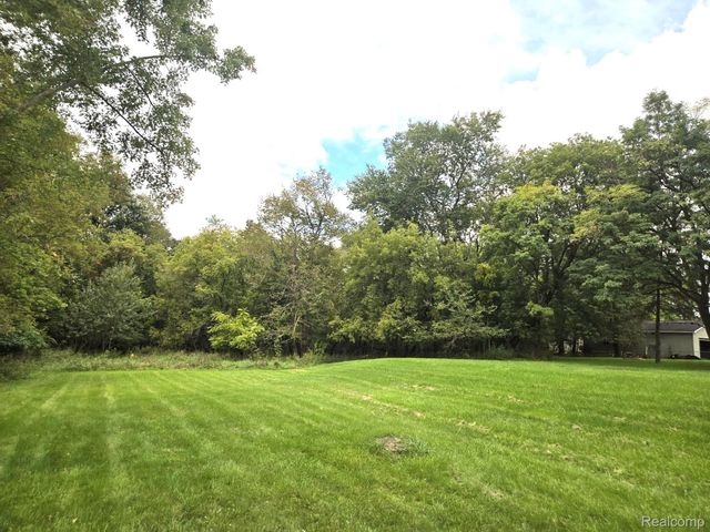 319 Sherman Court, Ortonville Village, MI 48462