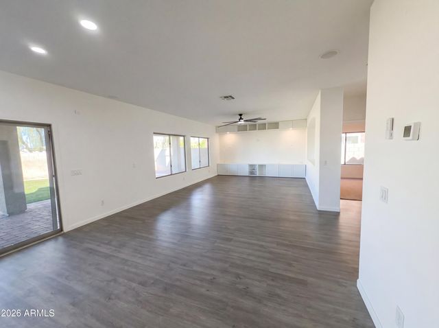 12826 W MULBERRY Drive, Avondale, AZ 85392