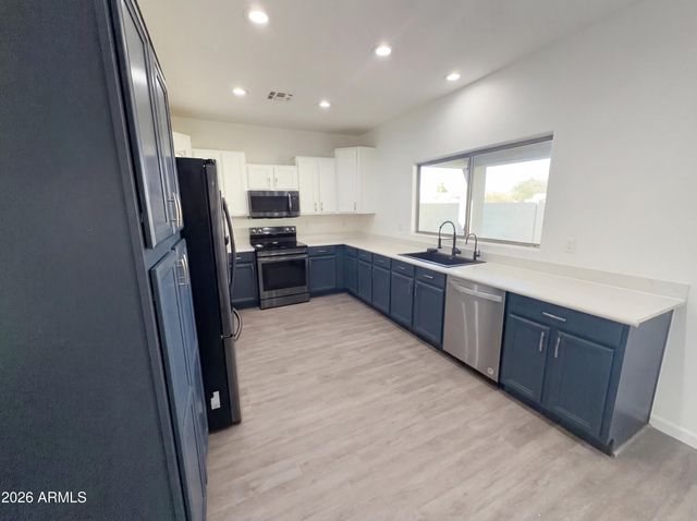 12826 W MULBERRY Drive, Avondale, AZ 85392