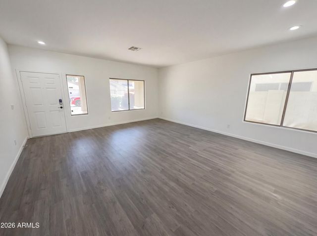 12826 W MULBERRY Drive, Avondale, AZ 85392