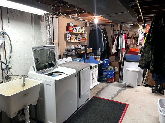 13273 Lake Point Boulevard, Van Buren Twp, MI 48111