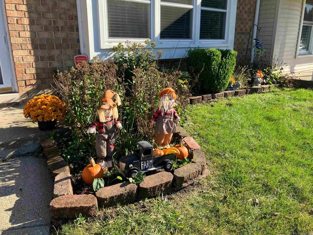 13273 Lake Point Boulevard, Van Buren Twp, MI 48111