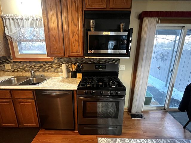 13273 Lake Point Boulevard, Van Buren Twp, MI 48111