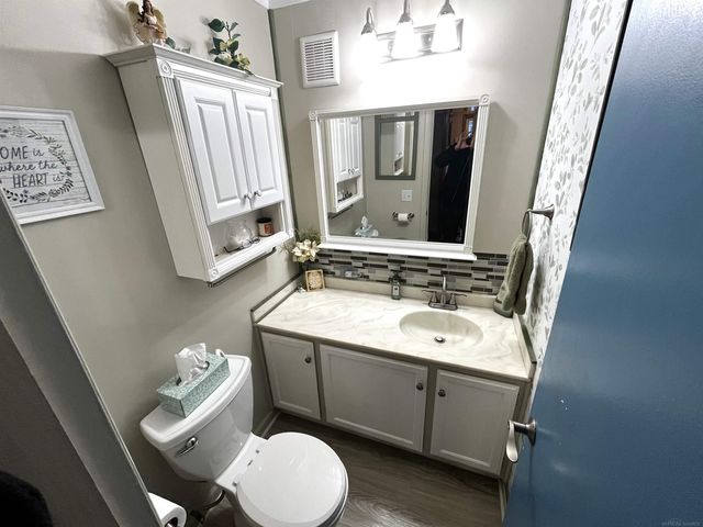 13273 Lake Point Boulevard, Van Buren Twp, MI 48111