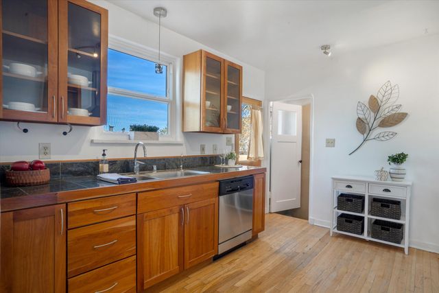 218 Amherst Drive SE, Albuquerque, NM 87106