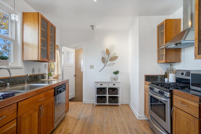 218 Amherst Drive SE, Albuquerque, NM 87106