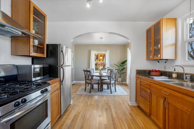 218 Amherst Drive SE, Albuquerque, NM 87106