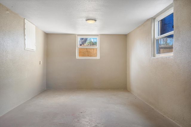 218 Amherst Drive SE, Albuquerque, NM 87106