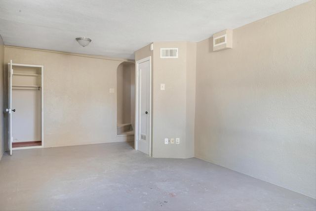 218 Amherst Drive SE, Albuquerque, NM 87106