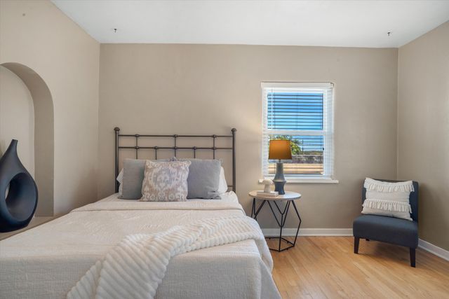 218 Amherst Drive SE, Albuquerque, NM 87106