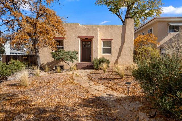 218 Amherst Drive SE, Albuquerque, NM 87106