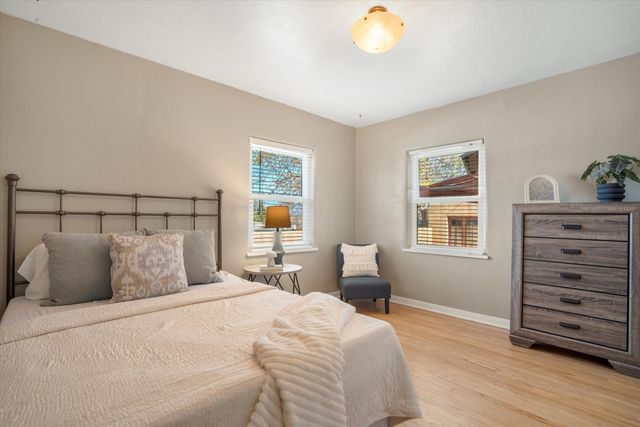 218 Amherst Drive SE, Albuquerque, NM 87106