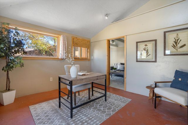 218 Amherst Drive SE, Albuquerque, NM 87106