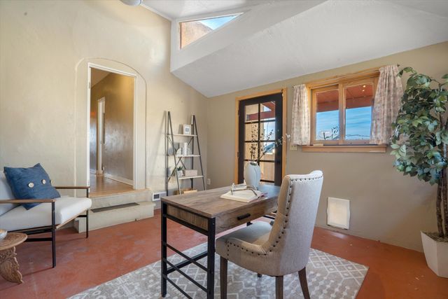 218 Amherst Drive SE, Albuquerque, NM 87106