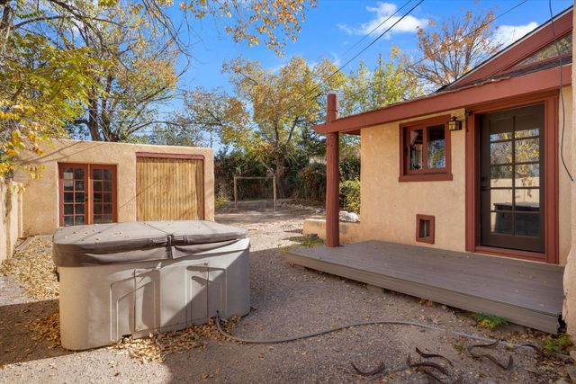 218 Amherst Drive SE, Albuquerque, NM 87106