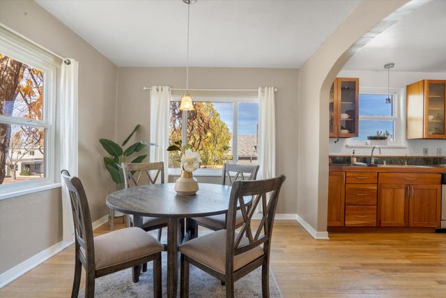 218 Amherst Drive SE, Albuquerque, NM 87106