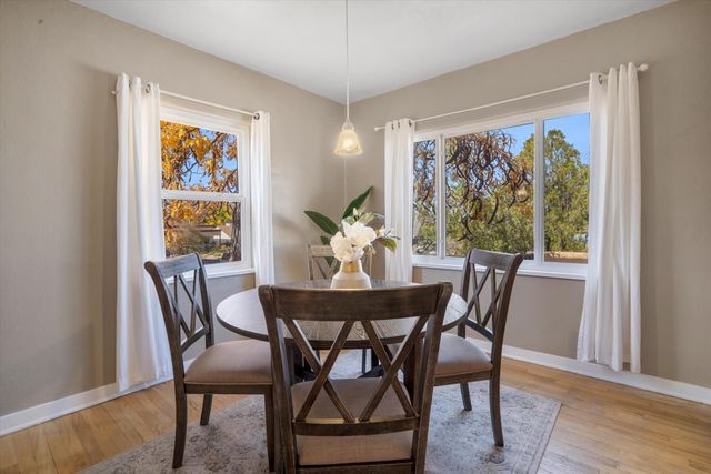 218 Amherst Drive SE, Albuquerque, NM 87106