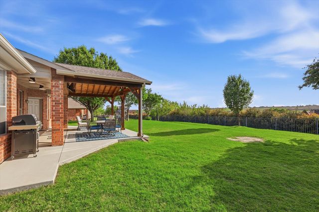 10909 Owl Creek Drive, Fort Worth, TX 76179