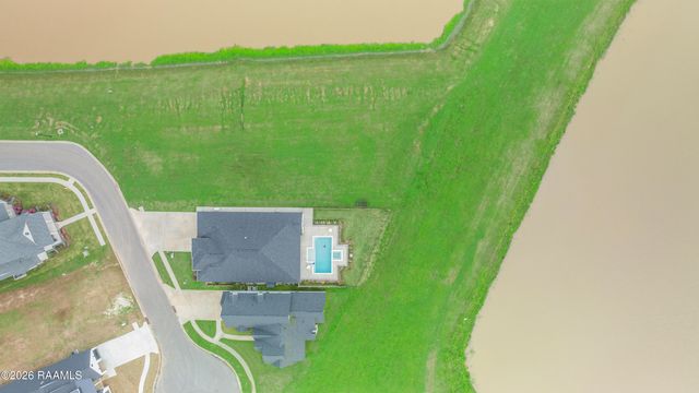 103 Sugar Cane Palm Circle, Broussard, LA 70518