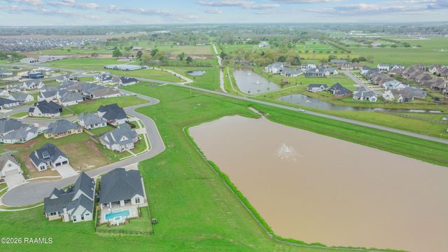 103 Sugar Cane Palm Circle, Broussard, LA 70518