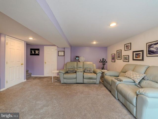 217 BRAMBER DR, Broomall, PA 19008