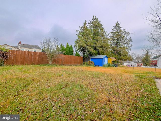 217 BRAMBER DR, Broomall, PA 19008