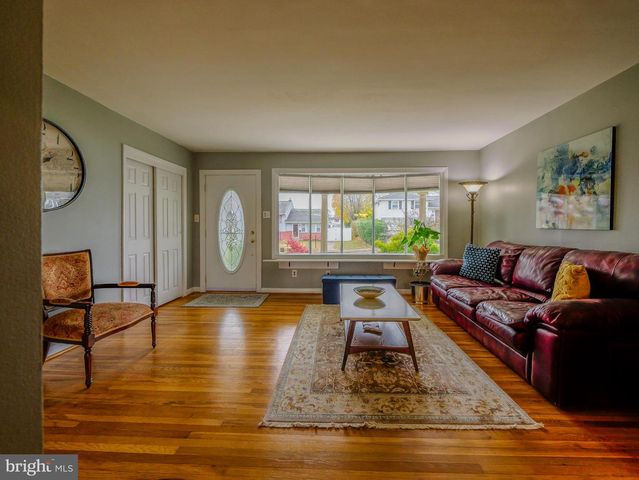 217 BRAMBER DR, Broomall, PA 19008