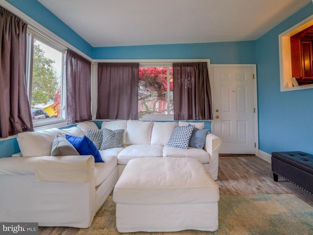 217 BRAMBER DR, Broomall, PA 19008