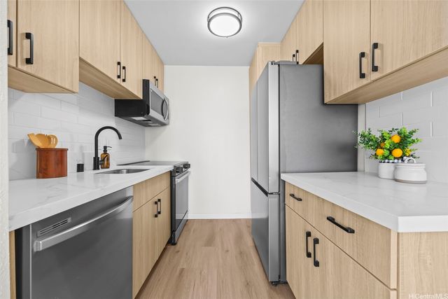 2092 Kuhio Avenue 1404, Honolulu, HI 96815