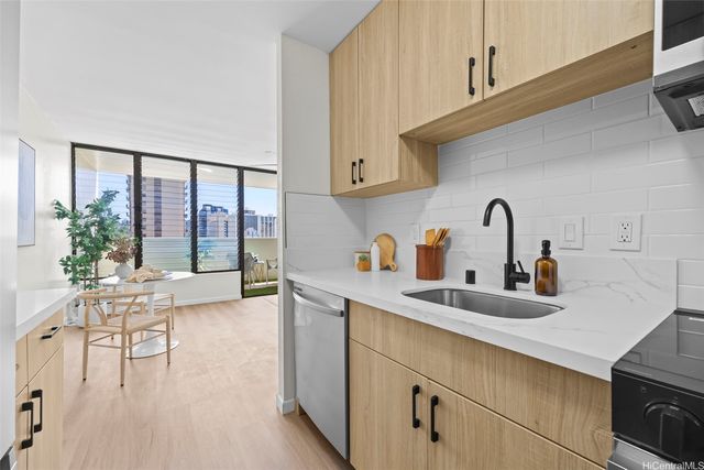 2092 Kuhio Avenue 1404, Honolulu, HI 96815