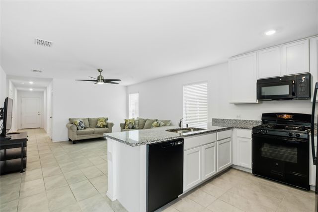 9609 Lightfoot Road, Fort Worth, TX 76179