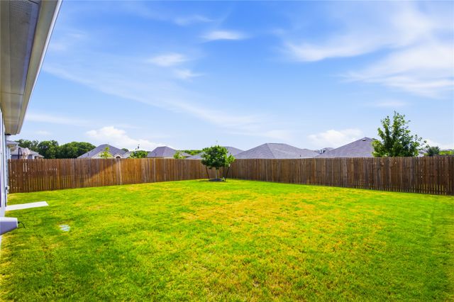 9609 Lightfoot Road, Fort Worth, TX 76179