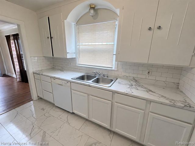 5075 Radnor Street, Detroit, MI 48224