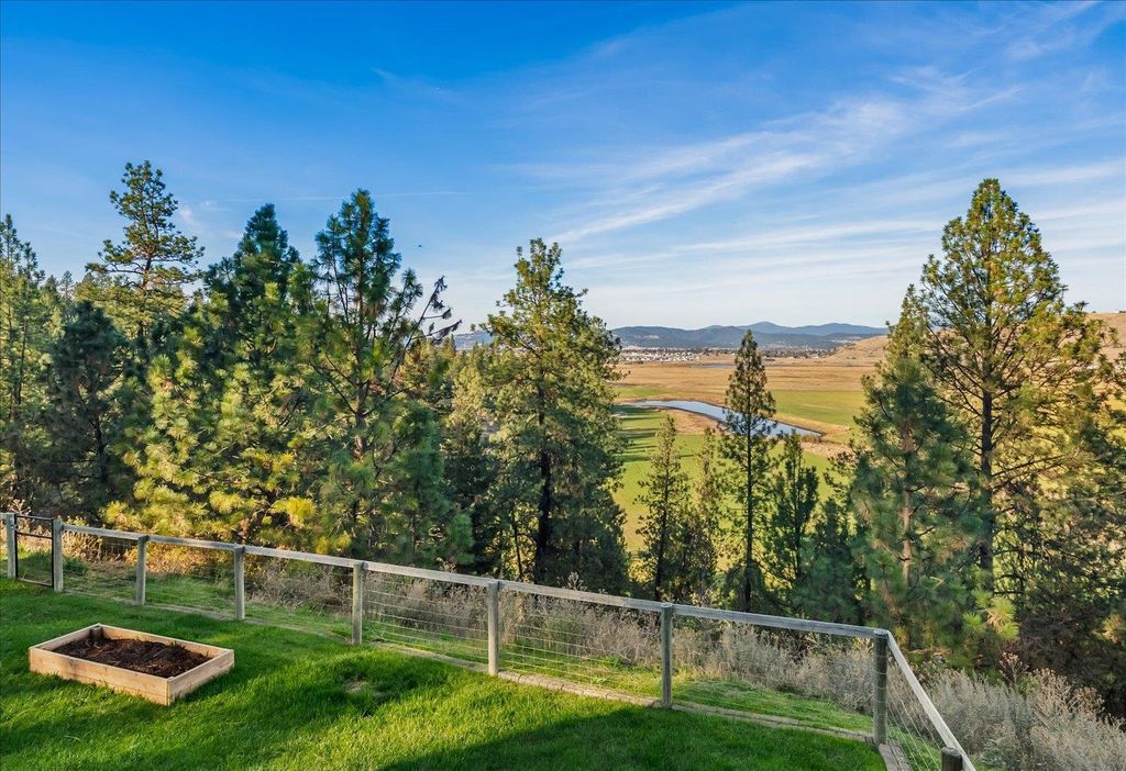 4020 S Saltese Lake Rd, Greenacres, WA 99016 photo 2